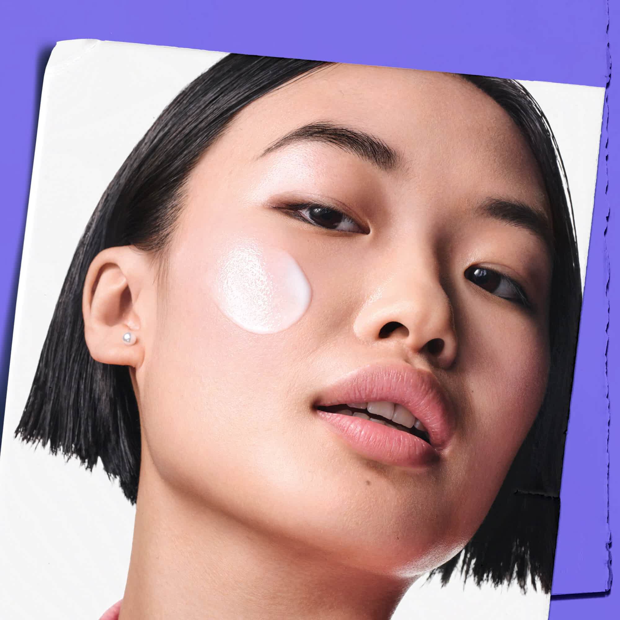 Clearly Corrective Clarity-Activating Emulsion Facial Iluminadora